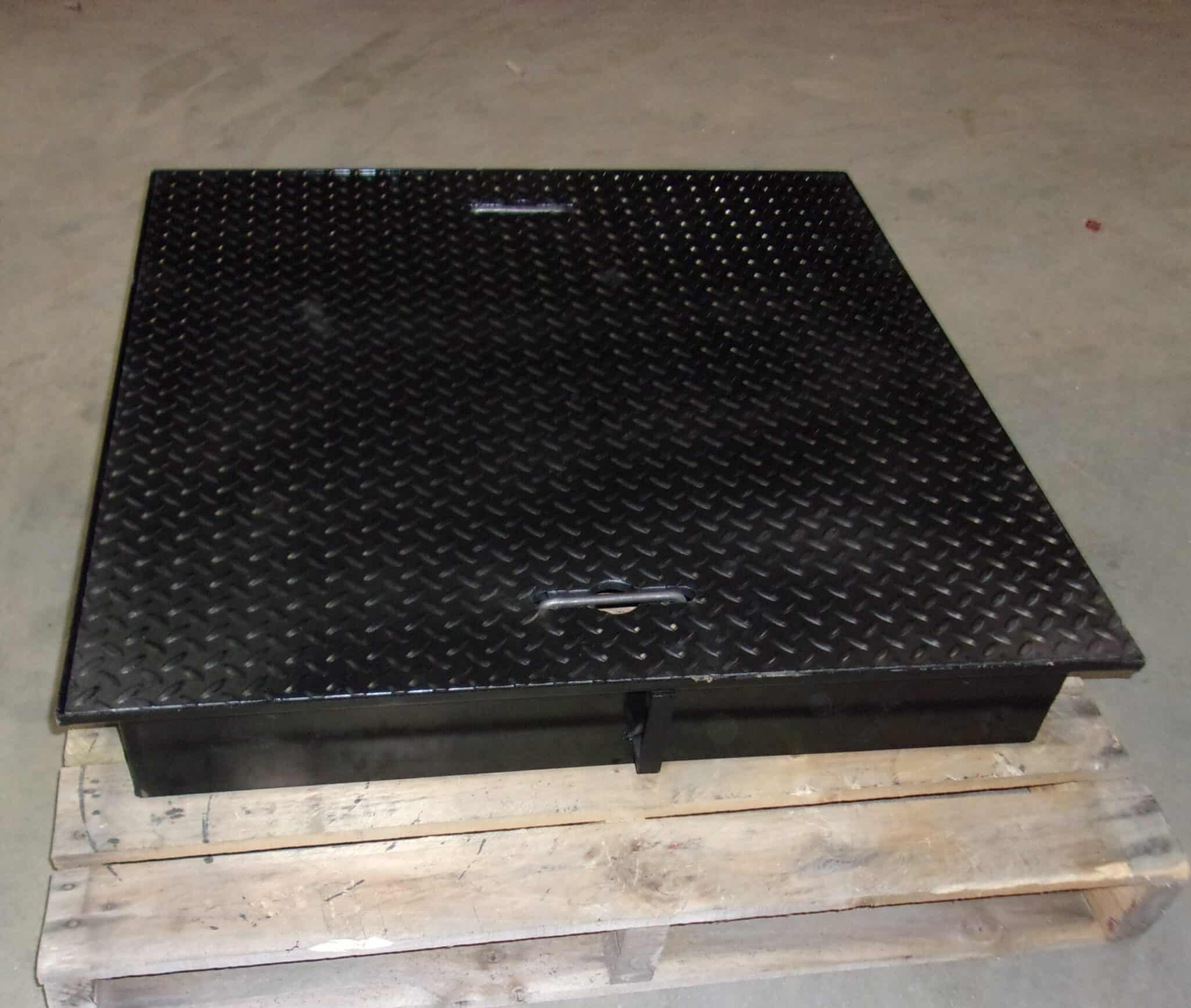 SQUARE GRAVEL GUARD MANHOLE WITH DROP IN HANDLES