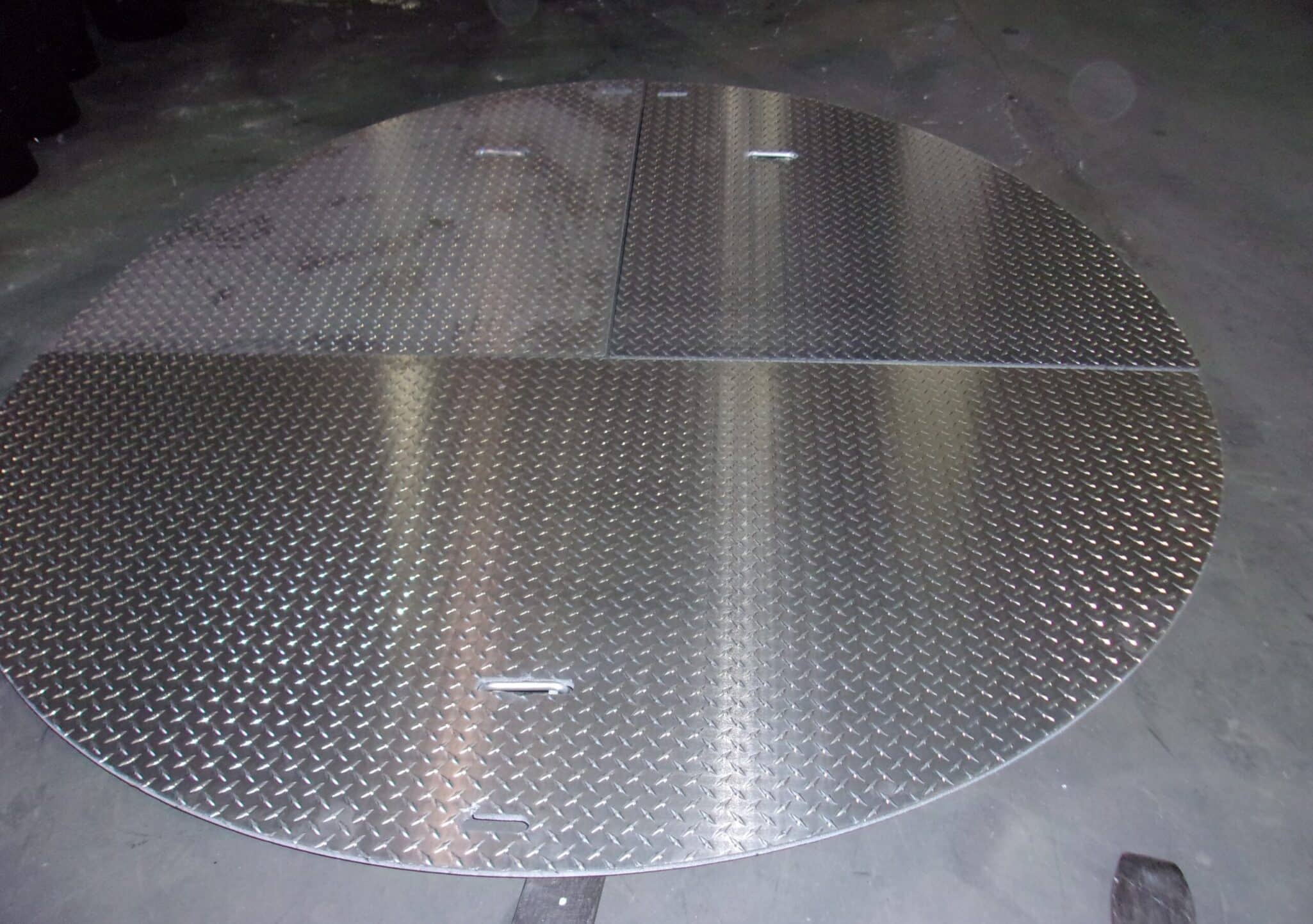 LARGE ROUND COVER IN 3 SECTIONS