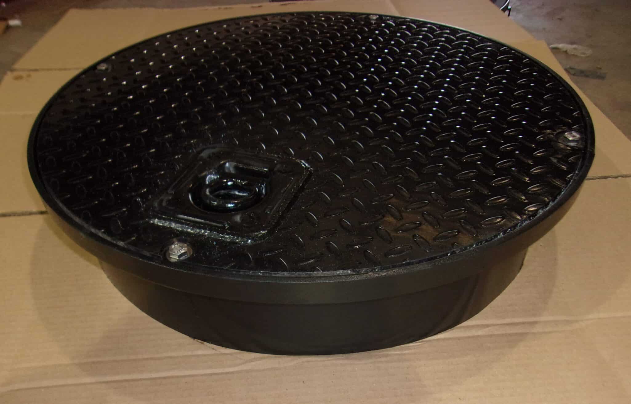 GRAVEL GUARD BOLT DOWN COVER WITH RECESSED PICKING EYE