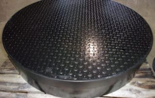 ROUND GRAVEL GUARD MANHOLE AND COVER