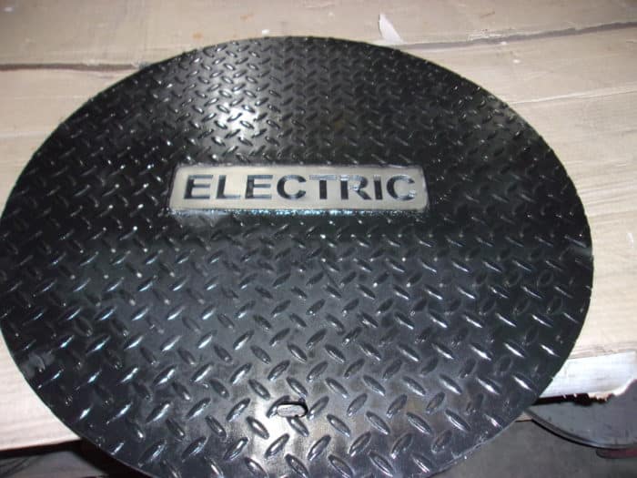 COVER WITH ELECTRIC ID TAG